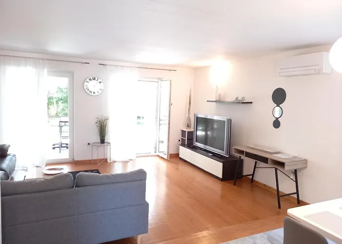 Dasara 아파트 로비니